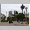 Buenos Aires - Plaza de Mayo, Westseite ; links Denkmal des 24. Mayo 1810