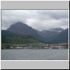 Ushuaia (Feuerland) - Blick auf die Stadt und den Hausberg Mount Olivia vom Beagle-Kanal aus