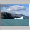 Lago Argentino - Landschaft und ein Eisberg