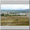 Blick auf Puerto Natales, im Hintergrund ein Pazifikfjord