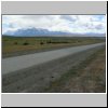 Fahrt in den Torres del Paine Nationalpark - am Horizont das Bergmassiv