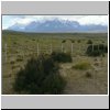 Fahrt in den Torres del Paine Nationalpark - am Horizont das Bergmassiv