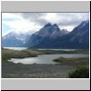 Torres del Paine NP - am Südufer des Lago Nordenskjöld, Blick auf die Torres- und Cuernos-Gipfel