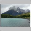 Torres del Paine NP - Wanderung von Salto Grando Wasserfall entlang des Ufers des Lago Nordenskjöld Richtung Cuernos-Gipfel