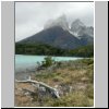 Torres del Paine NP - Wanderung von Salto Grando Wasserfall entlang des Ufers des Lago Nordenskjöld Richtung Cuernos-Gipfel