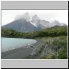 Torres del Paine NP - Wanderung von Salto Grando Wasserfall entlang des Ufers des Lago Nordenskjöld Richtung Cuernos-Gipfel