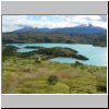 Torres del Paine - Wanderung vom Campingplatz Pehoé zum Aussichtspunkt Mirador Condor, Blick auf den Lago Pehoé und den Campingplatz