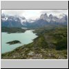 Torres del Paine - Blick vom Aussichtspunkt Mirador Condor auf den Lago Pehoé und die Cuernos