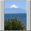 unterwegs nach Petrohue entlang des Südufers des Lago Llanquihue, im Hintergrund Vulkan Osorno