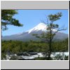 Petrohue  Stromschnellen und der Vulkan Osorno