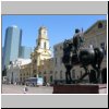 Santiago de Chile  das Historische Nationalmuseum und das Denkmal von Pedro de Valdivia an der Plaza de Armas