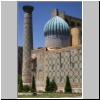 seitlicher Blick auf die Sher-Dor-Medrese auf dem Registan, Samarkand