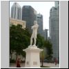 Promenade am Singapore River - Raffles-Denkmal und die Hochh&auml;user auf der gegen&uuml;berliegenden Seite des Singapore River