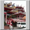 Kong Meng San Phor Kark See Tempel in Bishan - Ecke der Halle der Großen Stärke (Hall of Great Strength) und der Glockenturm