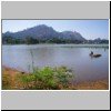 Kurunegala - ein See am Stadtrand und ortstypische Granitfelsen