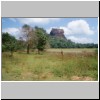 Sigiriya - Felsen mit der Ruine der Bergfestung (Südseite)