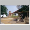 Kandy - rechts ein kleiner Tempel westlich des Zahntempels, hinten die St. Pauls Kirche