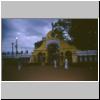 Kataragama - ein Tor vor dem Eingang zum heiligen Gelände des hinduistischen Maha Devala Tempels