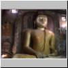 Dikwella - eine Buddha-Statue im Tempel Wewurukannala Vihara