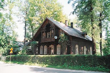 Zakopane - ein typisches Haus im Stadtzentrum (Straße Jozefa Pilsudskiego?)