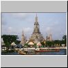 Bangkok - Wat Arun am westlichen Flußufer in den frühen Morgenstunden