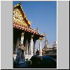 Bangkok - Wat Arun, Ordination Hall, hinten rechts der Hauptprang