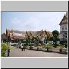 Bangkok - Grand Palace, Blick auf das Mahomontien: Dusida Bhiromya Halle, Snamchand Halle und Amarindra Vinichai Halle (Thronhalle) /hinten/, rechts Chakri Maha Prasat Halle