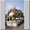 Bangkok - Grand Palace, Dusit Halle, davor Aphonphimok Prasat Pavillon