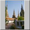 Bangkok - Wat Pho, vier große porzellangeschmückte Chedis im südlichen Tempelbereich