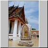 Bangkok - Wat Sakhet, kleine Schreine vor dem Bot