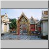 Bangkok - Chinatown, Wat Traimit (Tempel des Goldenen Buddhas), ein Tor vor dem Tempel