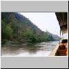 auf dem River Kwai Noi - unterwegs mit dem Longtail-Boot zu den River Kwai Jungle Rafts