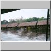 auf dem River Kwai Noi - unterwegs mit dem Longtail-Boot zu den River Kwai Jungle Rafts