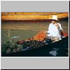 Damnoen Saduak - "schwimmender Markt", ein Boot mit Früchten