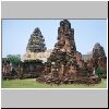 Phimai - Khmer-Tempelruine, die Turmbauten im inneren Hof