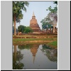 Sukhothai - ein Chedi im historischen Park (Wat Chana Songkhram)