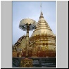 Chiang Mai - Kloster Wat Phra Doi Suthep, der goldene Chedi und ein goldener Schirm