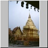 Chiang Mai - Kloster Wat Phra Doi Suthep, der goldene Chedi und ein goldener Schirm