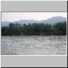 "Goldenes Dreieck" (Sob Ruak) - Bootsfahrt auf dem Mekong-Flu&szlig;, der laotische Ufer