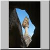 Kappadokien - pilzförmige Felsformationen, Blick zwischen den Felsen