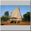 ein Rong-Haus der Jarai-Minderheit im Plei Fun-Dorf bei Pleiku